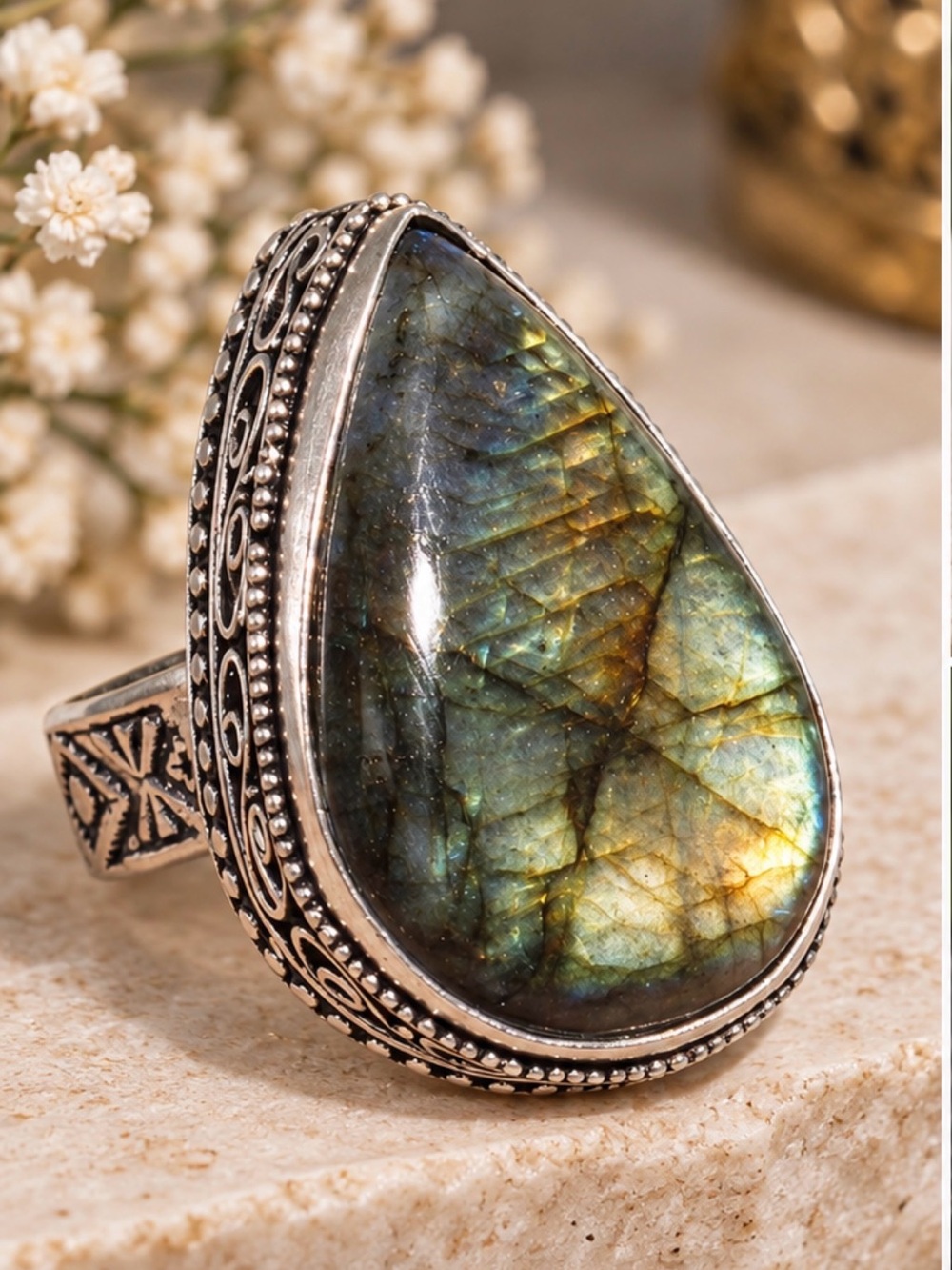 925 Sterling silver Labradorite Teardrop Statement Ring in Green-Blue